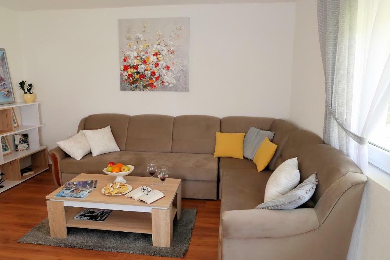 Apartman Sofia Otočac Buitenkant foto