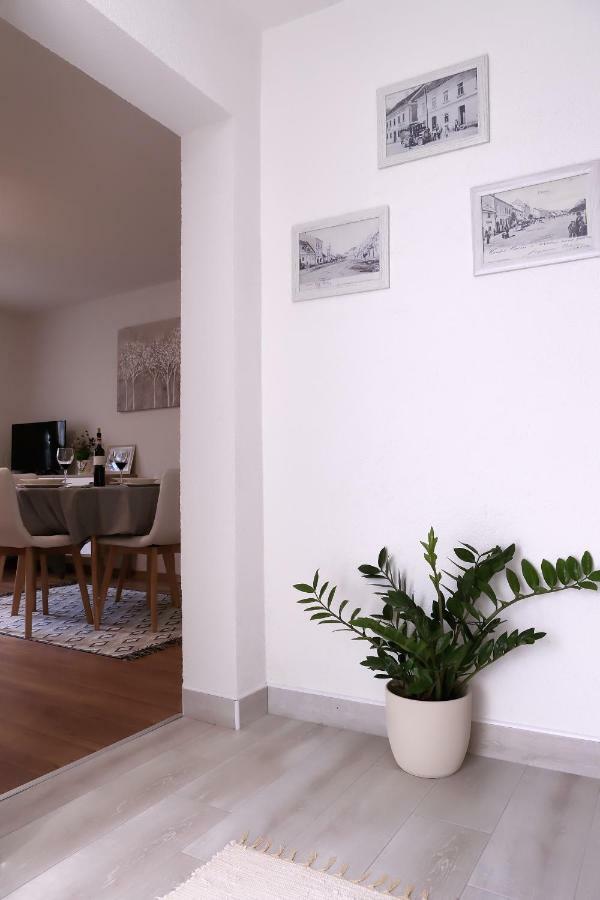 Apartman Sofia Otočac Buitenkant foto