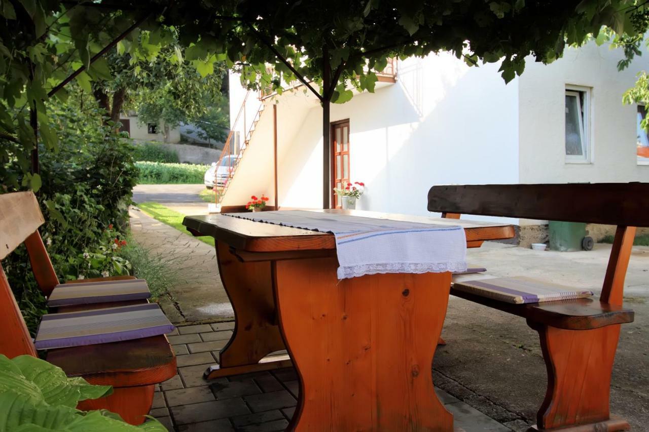 Apartman Sofia Otočac Buitenkant foto