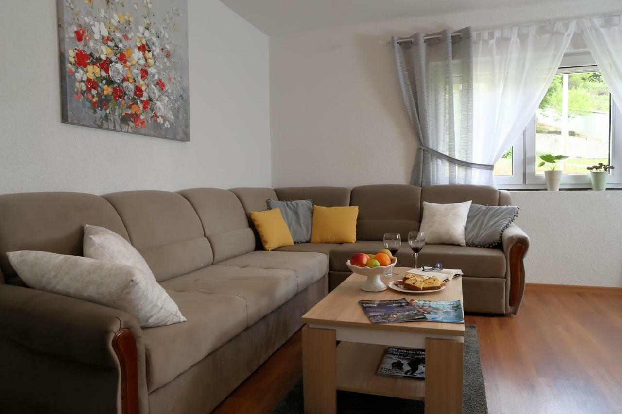 Apartman Sofia Otočac Buitenkant foto